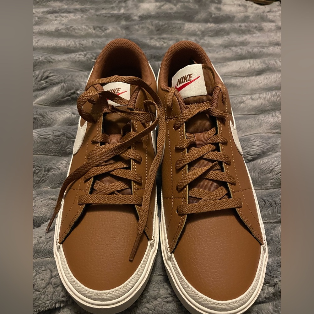 Nike court legacy womens Brown and White NEW size 10 Sneakers
